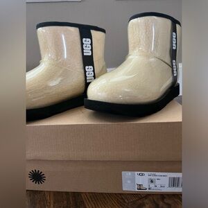 UGG Kids’ Classic Clear Mini II